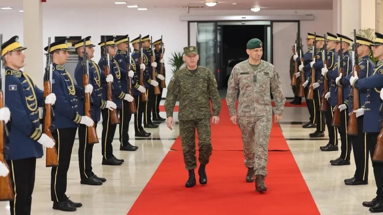 Komandanti i FSK-së takon homologun nga Lituania, flasin për situatën e sigurisë