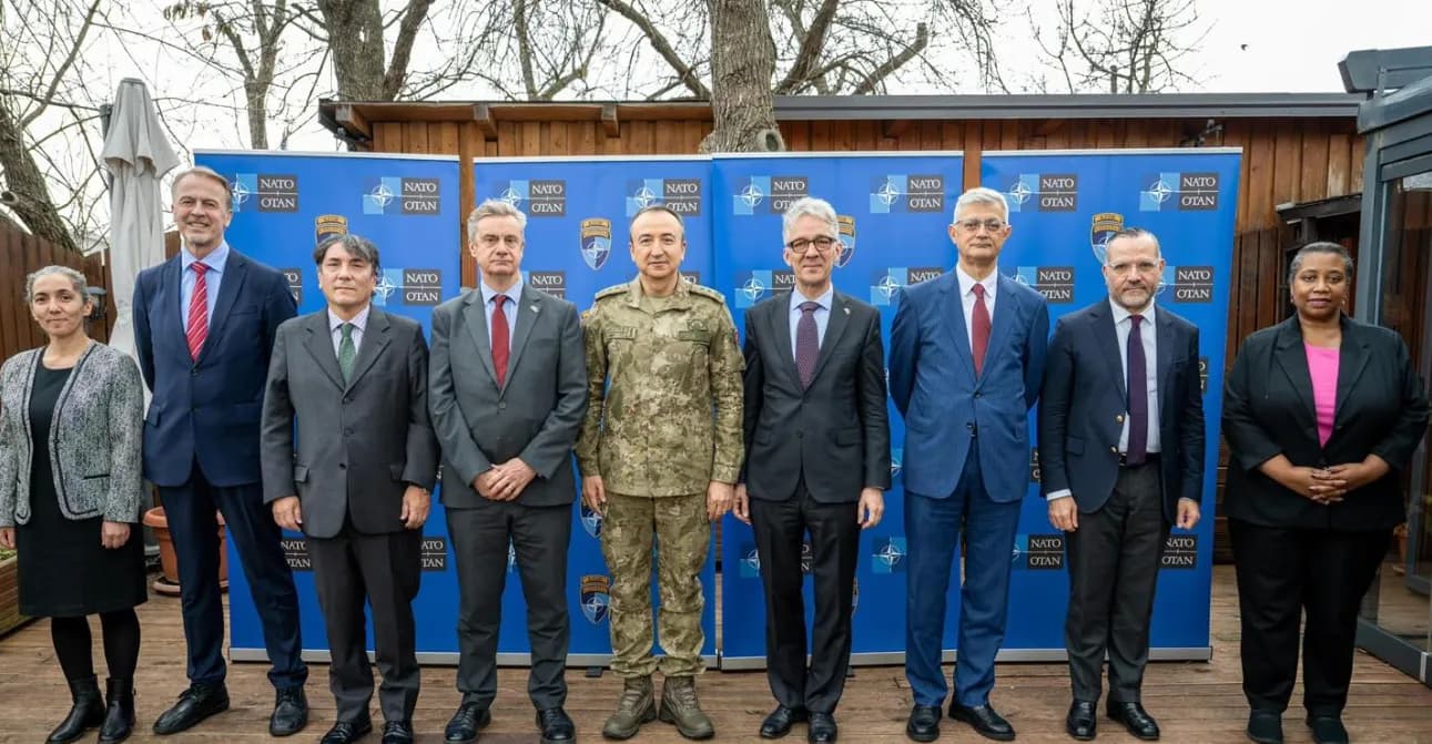 Komandanti i KFOR-it takon ambasadorët e QUINT-it, diskutojnë për situatën e sigurisë
