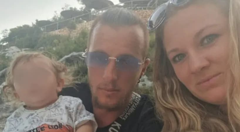 “Ndodhi për 30 sekonda”, flet nëna e dyvjeçarit shqiptar i cili u sulmua për vdekje nga qeni