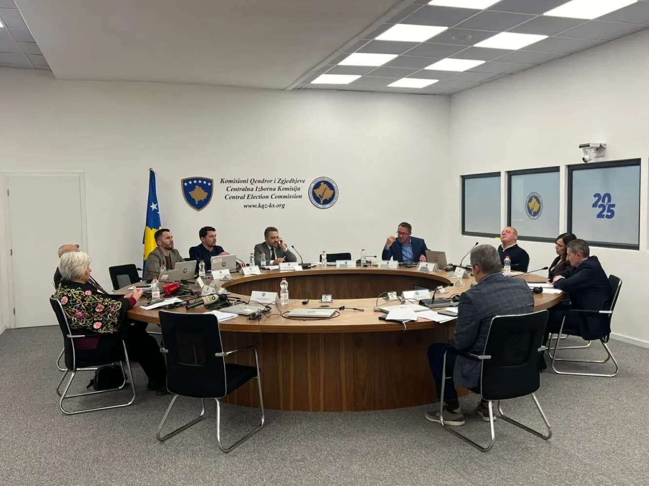 Nxehtë në KQZ, Radoniqi i ashpër me Alban Krasniqin: Po manipulon