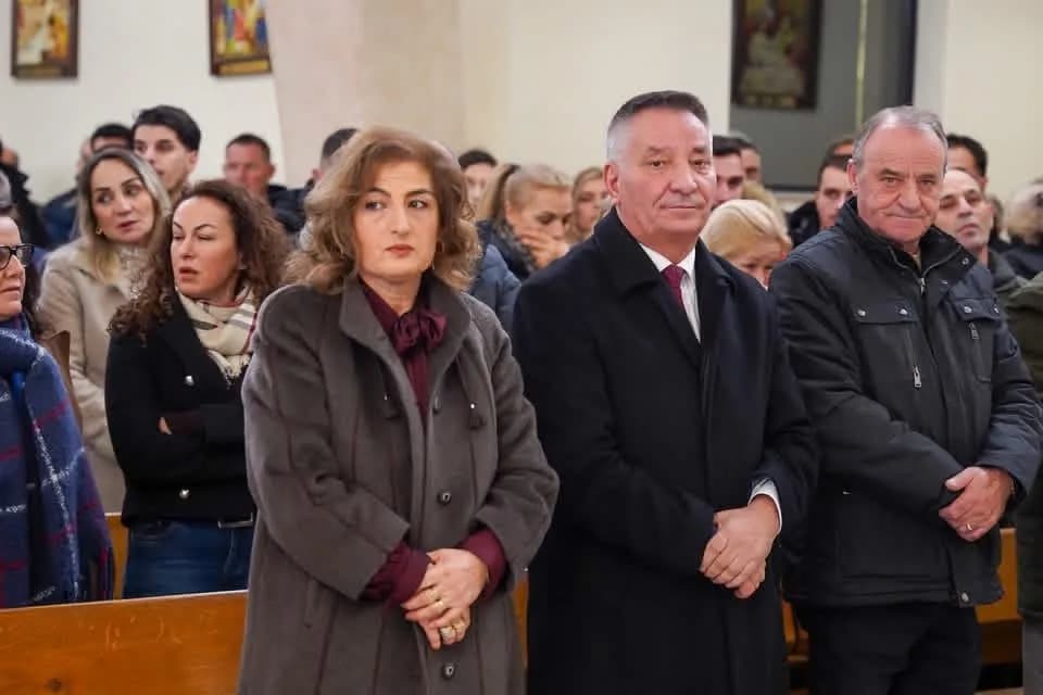 Pal Lekaj kremton Meshën e Krishtlindjes me bashkëvendasit në Novosellë