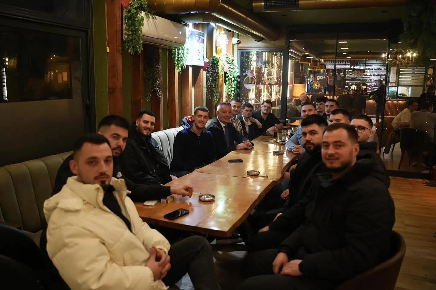 Pal Lekaj mbyll ditën me Forumin Rinor të AAK-së në Gjakovë: Rinia, forca që e mban Kosovën në këmbë