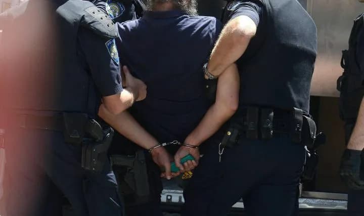 Serbia arreston dy shtetas shqiptarë në Merdarë, u kapen mbi 30 kilogramë kokainë