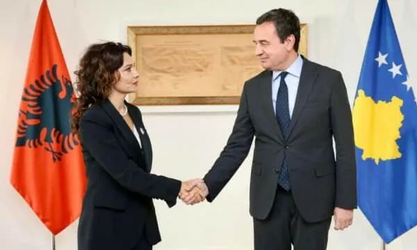 Spiropali uron Kurtin: Shqipëria dhe Kosova ecin së bashku në rrugën Europiane