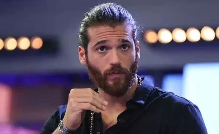 Aktori Can Yaman përfundon në polici, si pjesë e një hetimi për drogë