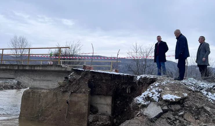 Dëmtohet ura në Gjurgjevik, Elezaj: Po ndërmerren të gjitha masat për riparimin e dëmeve