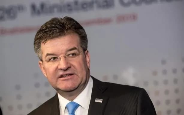 Dorëhiqet Lajçaku pasi iu publikuan komunikimet me Epsteinin