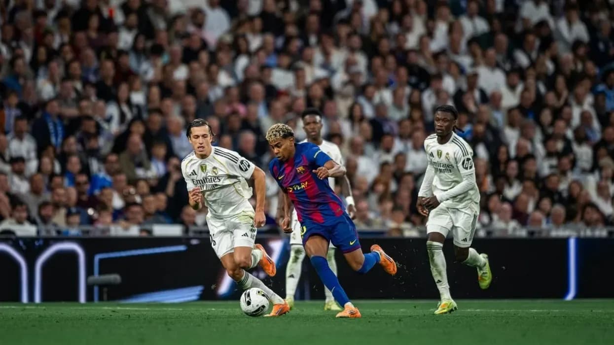 El Clasico e parë e vitit 2026: Barcelona dhe Real Madridi luftojnë për trofeun e Superkupës