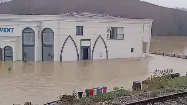 Gjendje e rëndë edhe në Klinë: Vërshohet një restorant