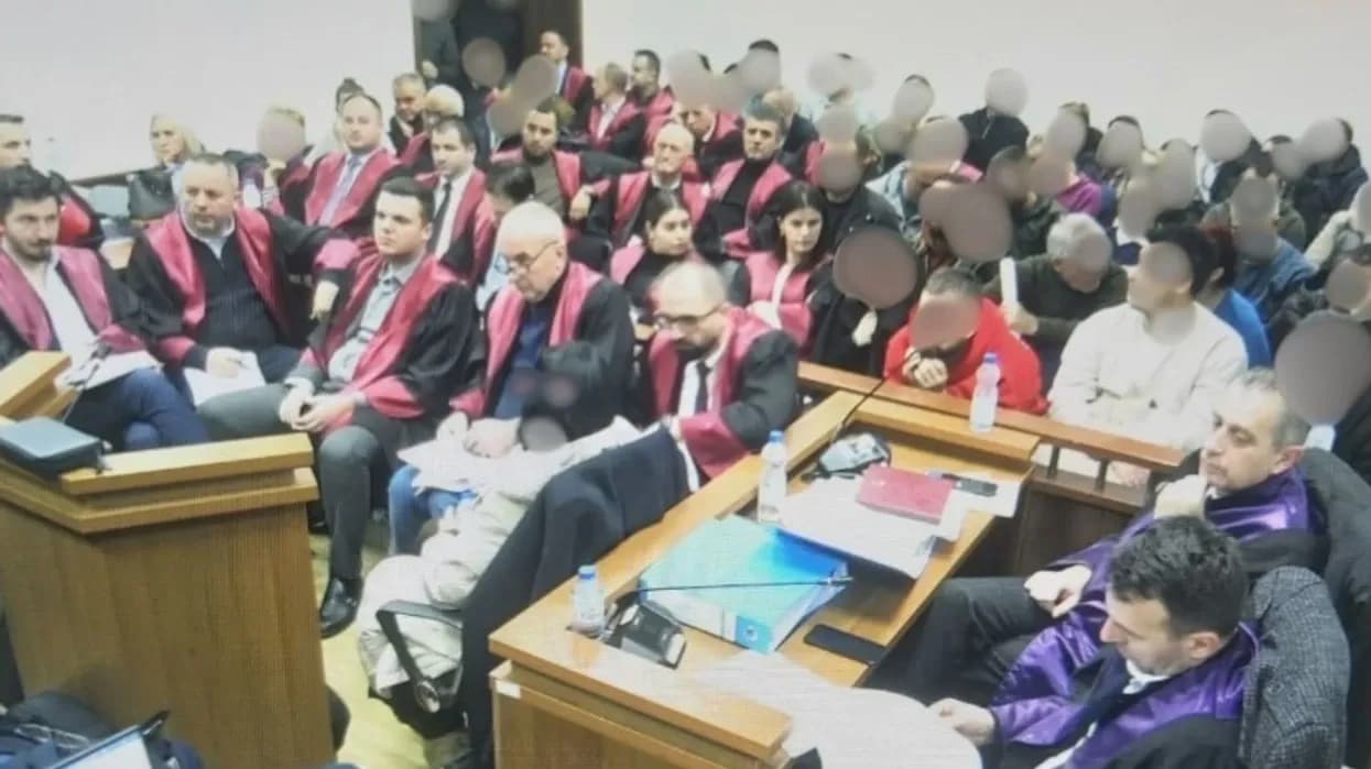 Gjykata jep detaje rreth seancës për korrupsion në BKS: Disa kërkuan ndihmë mjekësore