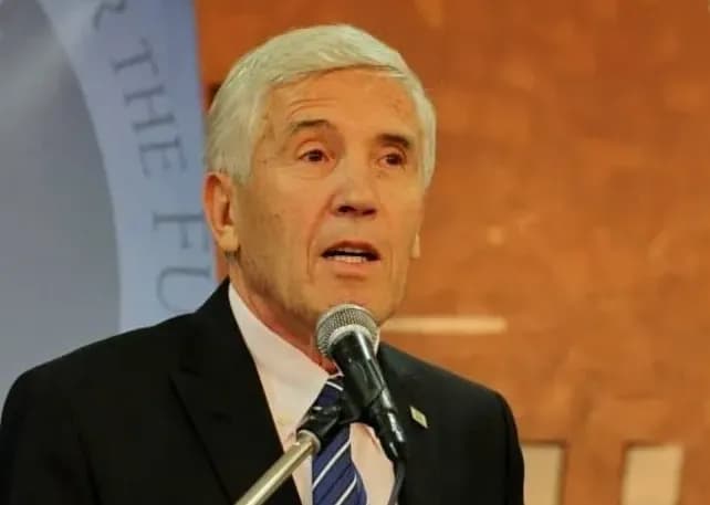 Hykmete Bajrami: Daci do mbahet mend për kontributin e tij në jetën akademike
