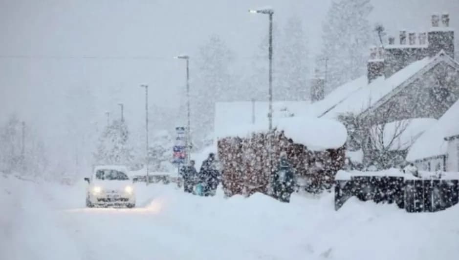 Mot i ftohtë me acar në mëngjes, reshje dhe bubullima gjatë ditës