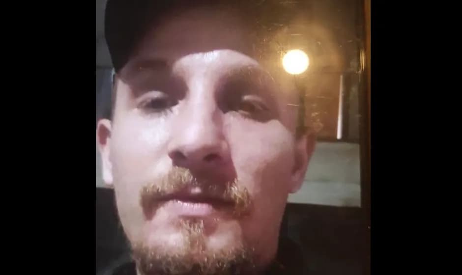 Nëse shihni personin në foto lajmëroni Policinë, kërkohet për grabitje