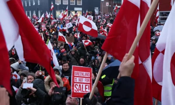 ‘Nuk jemi në shitje’: Mijëra protestues në Groenlandë dhe Danimarkë kundër kërcënimit të Trump për marrjen nën kontroll