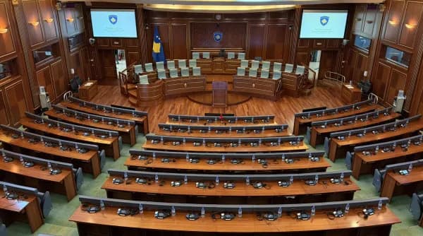 Përfundon numërimi i votave, ja sa ulëse siguruan partitë politike në Kuvendin e Kosovës