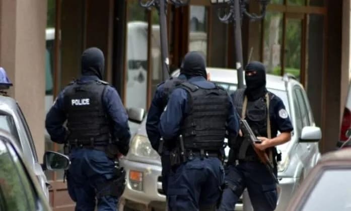 Policia arreston një person, ishte shpallur në kërkim ndërkombëtar nga autoritetet e Maqedonisë së Veriut