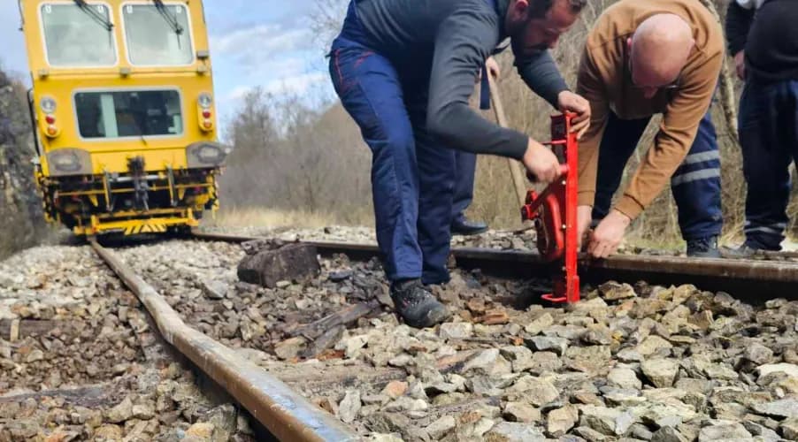 Sanohet binari hekurudhor pas reshjeve të mëdha e situatatës emergjente nga vërshimet