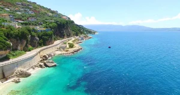 Shqipëria priti mbi 12 milionë vizitorë të huaj në vitin 2025