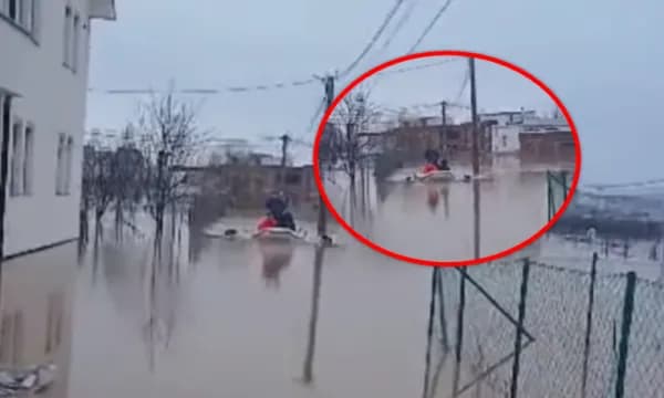 Situatë alarmante në Drenas pas reshjeve të shiut, banorët evakuohen me barka