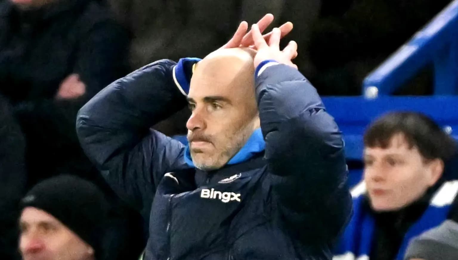 Tifozët e Chelseat e nisin me festë Vitin e Ri, Enzo Maresca largohet nga klubi