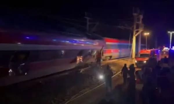 Tragjedi në Spanjë, dy trena me rreth 300 pasagjerë dalin nga shinat, raportohet për viktima