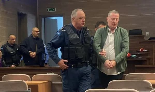 Vazhdon e mbyllur seanca për të dyshuarit për spiunazh