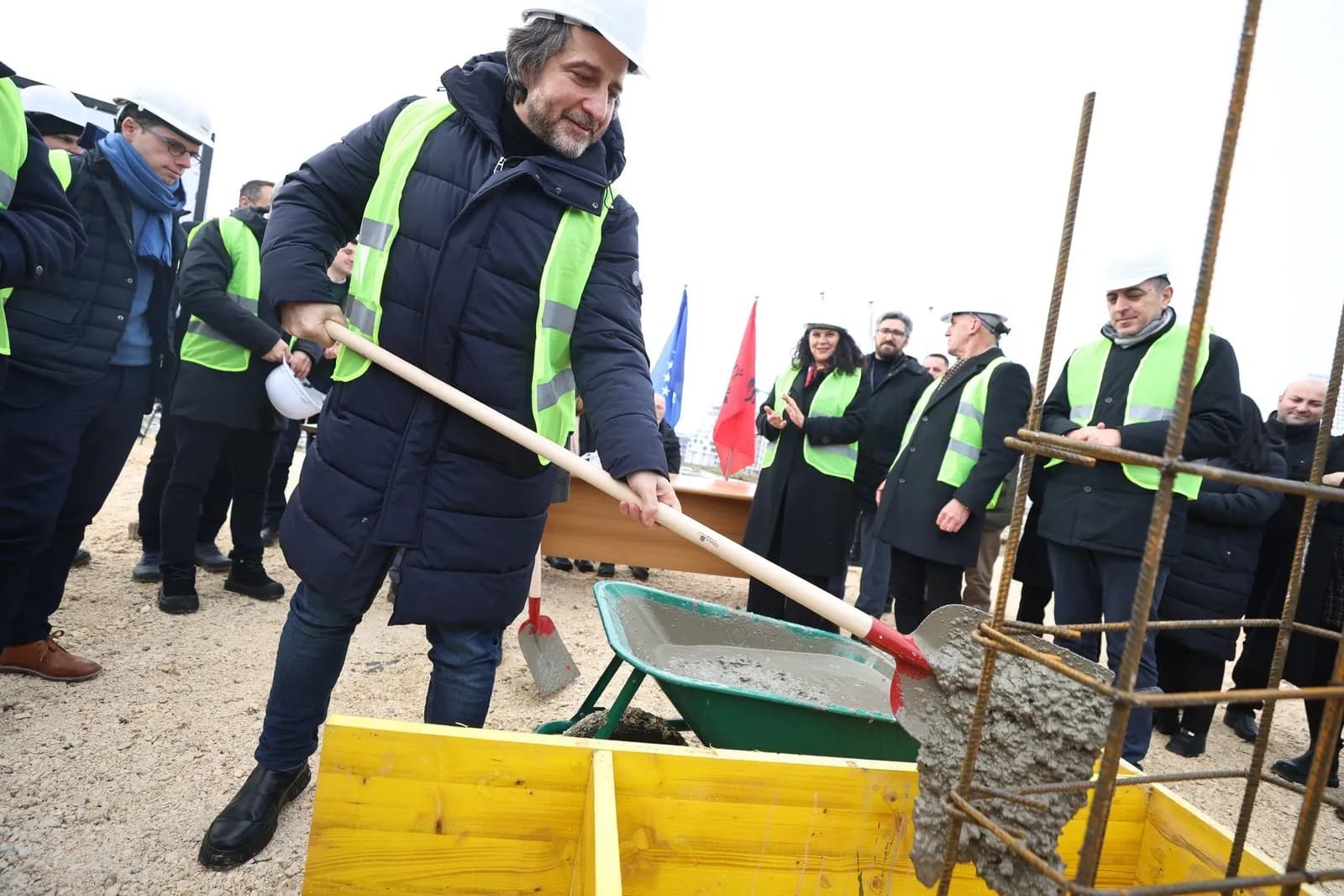 Vënia e gurthemelit të objektit të Odave të Profesionistëve Shëndetësorë, Rama: Hap i rëndësishëm