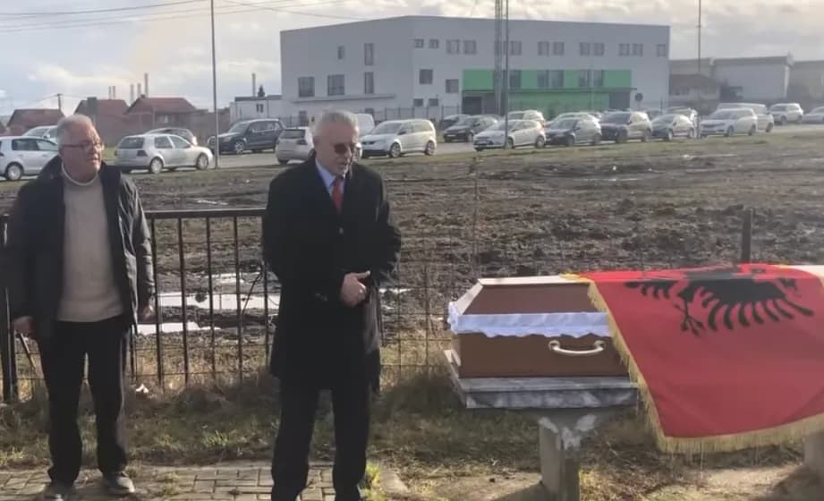 Veprimtari i Ilegales: Shqiptarët duhet të varrocen pa ceremoni fetare