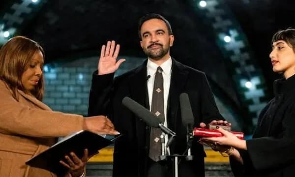 Zohran Mamdani betohet si kryetar i Nju Jorkut me dorën mbi Kuran në një stacion të braktisur metroje