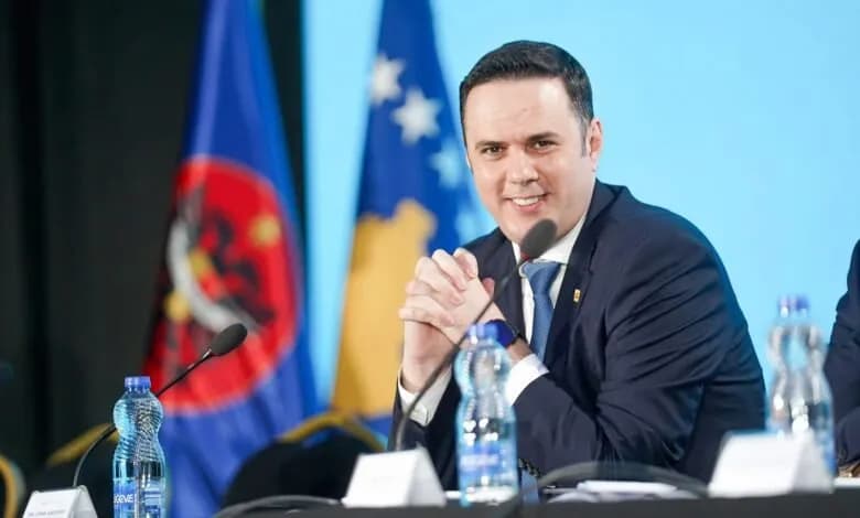 Abdixhiku publikon video: Ky është fillimi ynë i ri, le të ecim bashkë tani