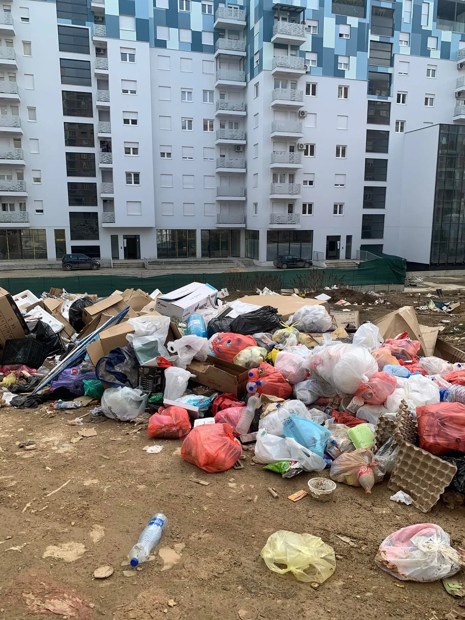 Afër 1 milion euro për pastrim – Prishtina ende me mbeturina plot