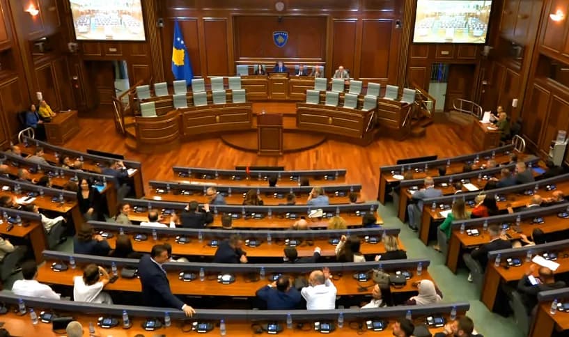 Albulena Haxhiu është kryetarja e re e Kuvendit të Kosovës
