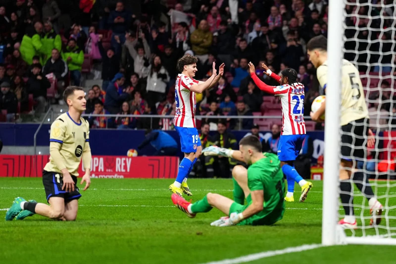Atletiko Madrid po stërvitet me Barcelonën, shënon golin e tretë