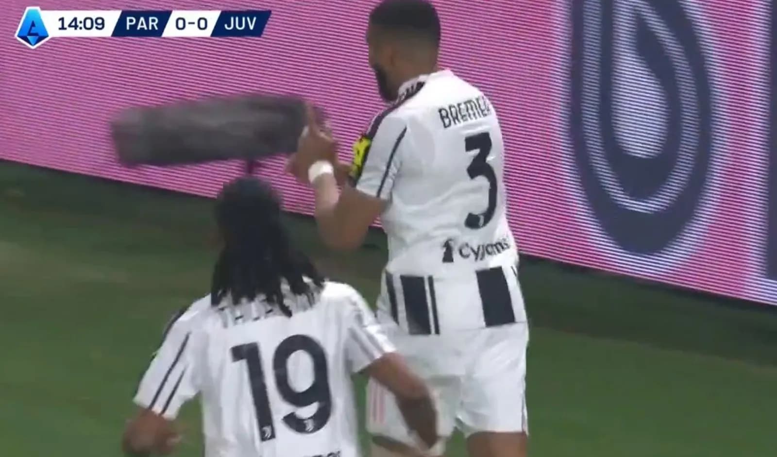 Bremer realizon gol të bukur me kokë, Juventus me meritë në avantazh ndaj Parmas
