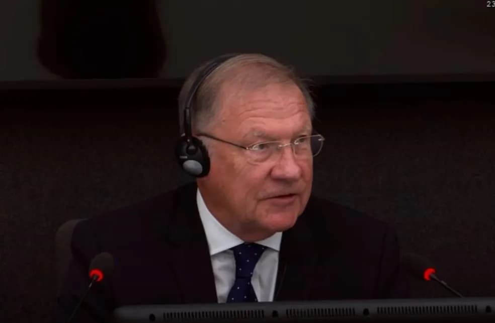 Dëshmitari i Thaçit, Duncan, “godet” prokurorinë në Hagë: Pres me padurim…