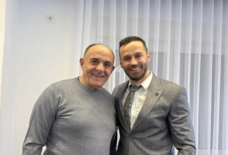 Djali i Halil Gecit votoi kundër miratimit të rezolutës për ish-krerët e UÇK-së