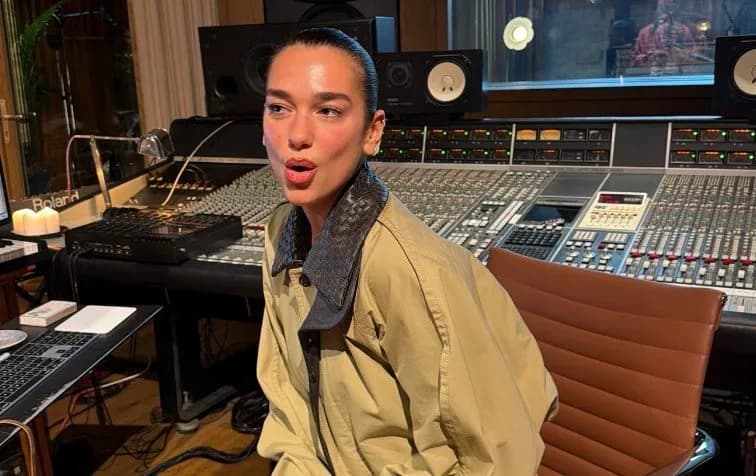 Dua Lipa rikthehet në studio, paralajmëron muzikë të re