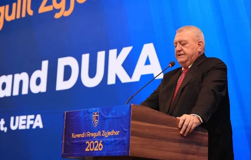 “Futbolli në Kosovë po ecën përpara”, Armand Duka uron Agim Ademin për rizgjedhjen president i FFK-së
