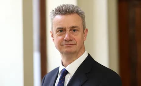 Hargreaves në Bruksel për diskutime rreth së ardhmes së Kosovës me NATO-n dhe mundësinë e angazhimit të FSK-së në Ukrainë