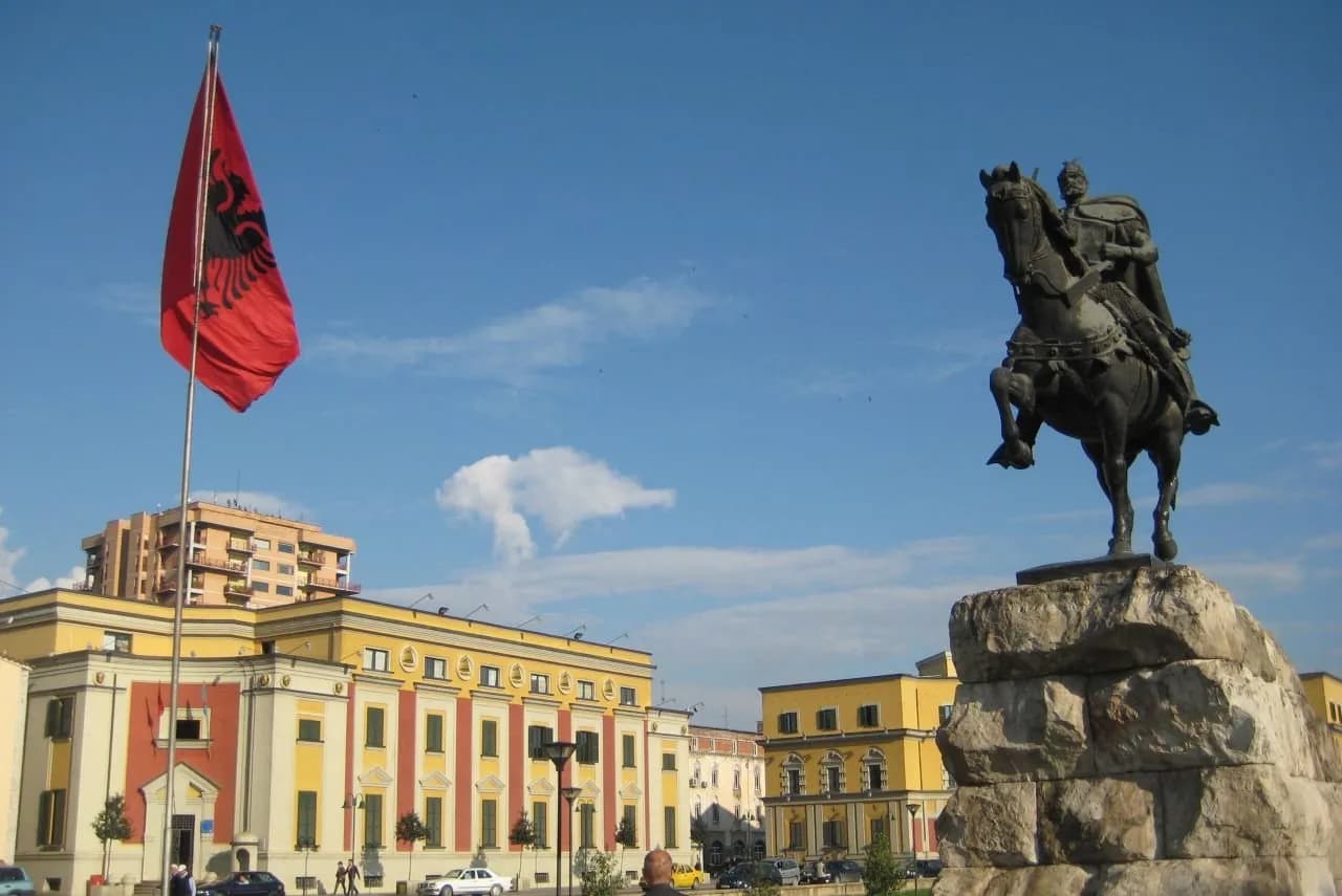 Hiqen barrierat për tur-operatorët mes Shqipërisë dhe Kosovës, pritet të ulen paketat turistike