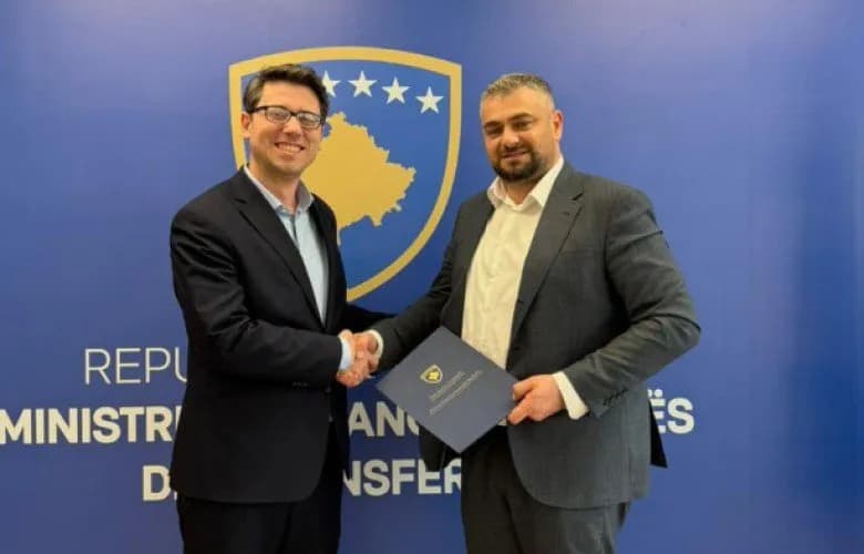 Murati takon Hotin, bëhet dorëzim-pranimi i portofolit tek ministria e re