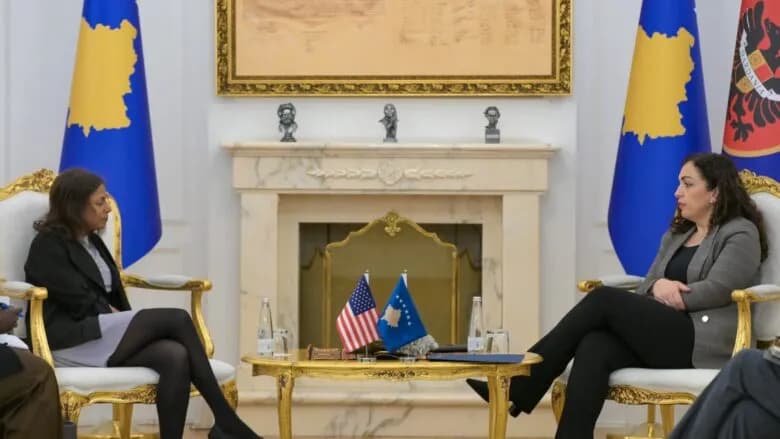 Prattipati shihet duke shkuar në takim te presidentja Osmani, s’flet për media