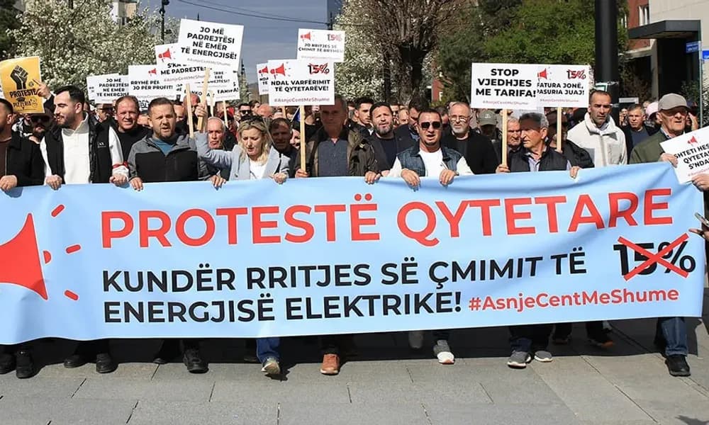 Protesta kundër shtrenjtimit të rrymës, flasin organizatorët: Nuk është protestë partiake