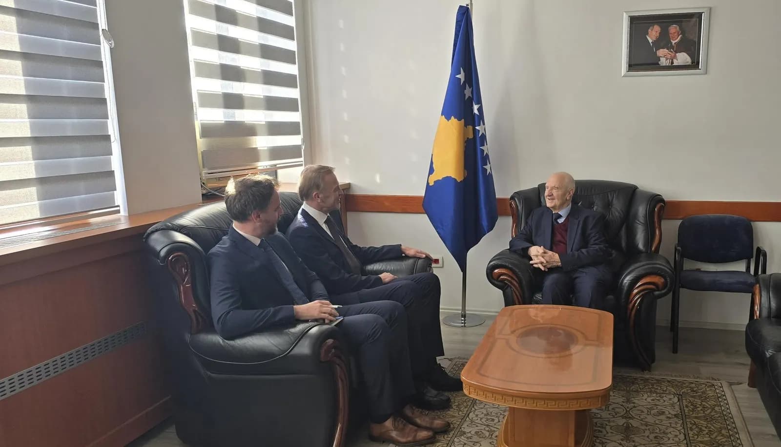 Sejdiu pret në takim Oravin, njofton përfundimin e mandatit të tij në Kosovë