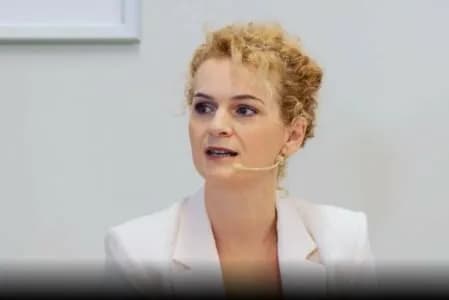 Shkrimi i gazetarit gjerman, Kusari: Qysh është e mundur që presidentja ka kaq pak tolerancë ndaj kritikes?