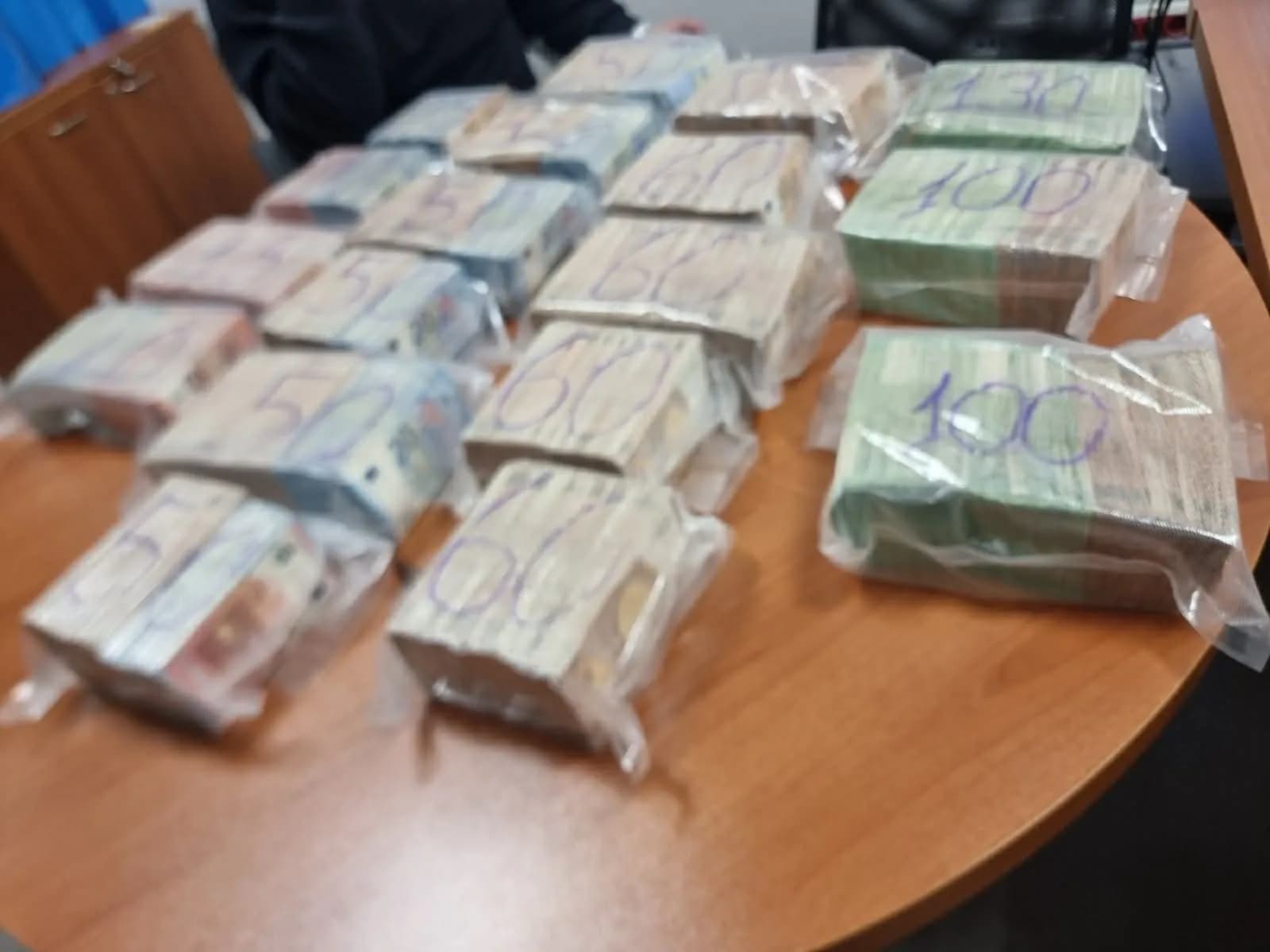 U arrestua në Merdarë me 1 milion euro, pezullohet nga detyra polici shqiptar