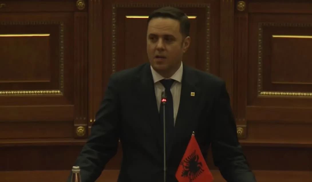 Abdixhiku për amendamentet e dërguara nga Vjosa Osmani: LDK i mbështet dhe i voton – ndryshimi i Kushtetutës natën s’ka bereqet
