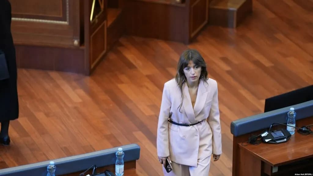 Albulena Haxhiu e thërret mbledhjen e Kryesisë së Kuvendit
