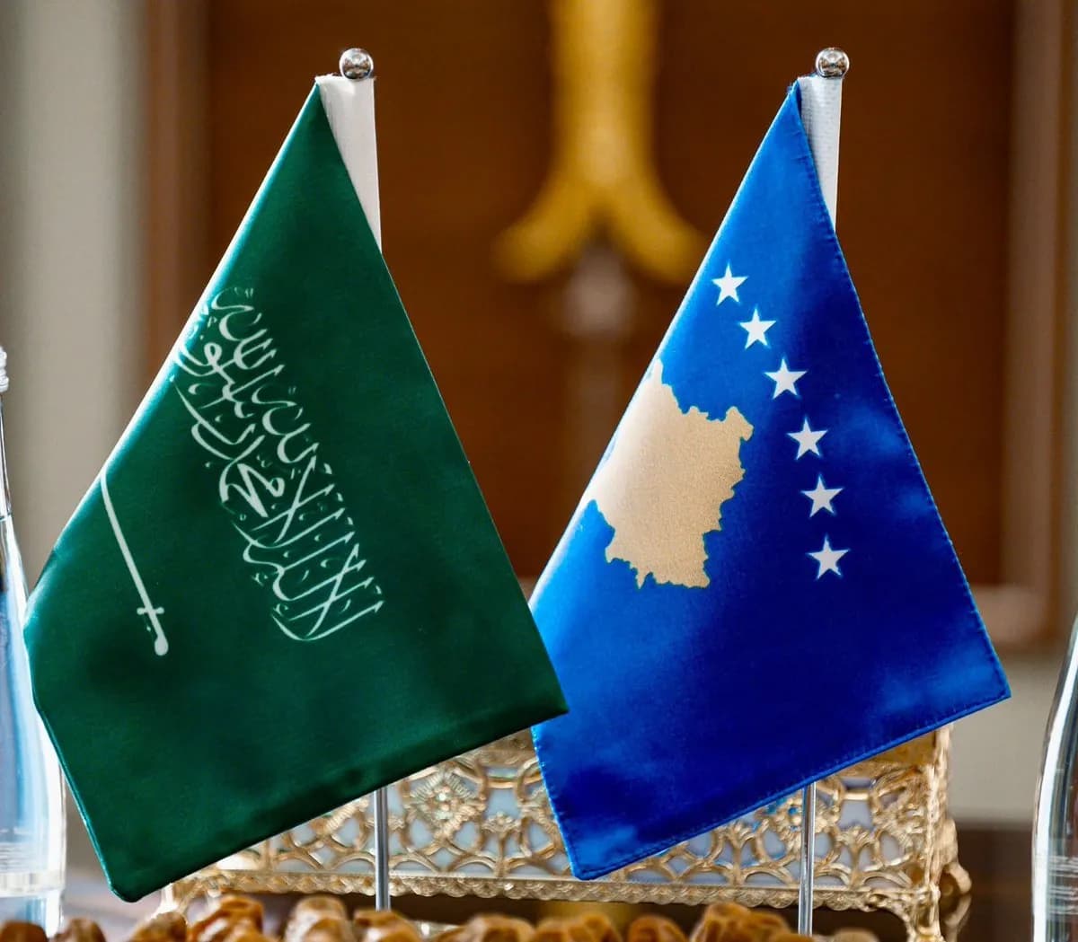 Ambasada e Kosovës: Arabia Saudite kërkon lista për viza emergjente për shtetasit e huaj