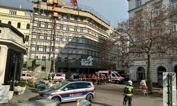 Ambasada e Kosovës në Austri konfirmon: Deri tash dy viktima shtetas të Kosovës nga aksidenti në kantierin e ndërtimit